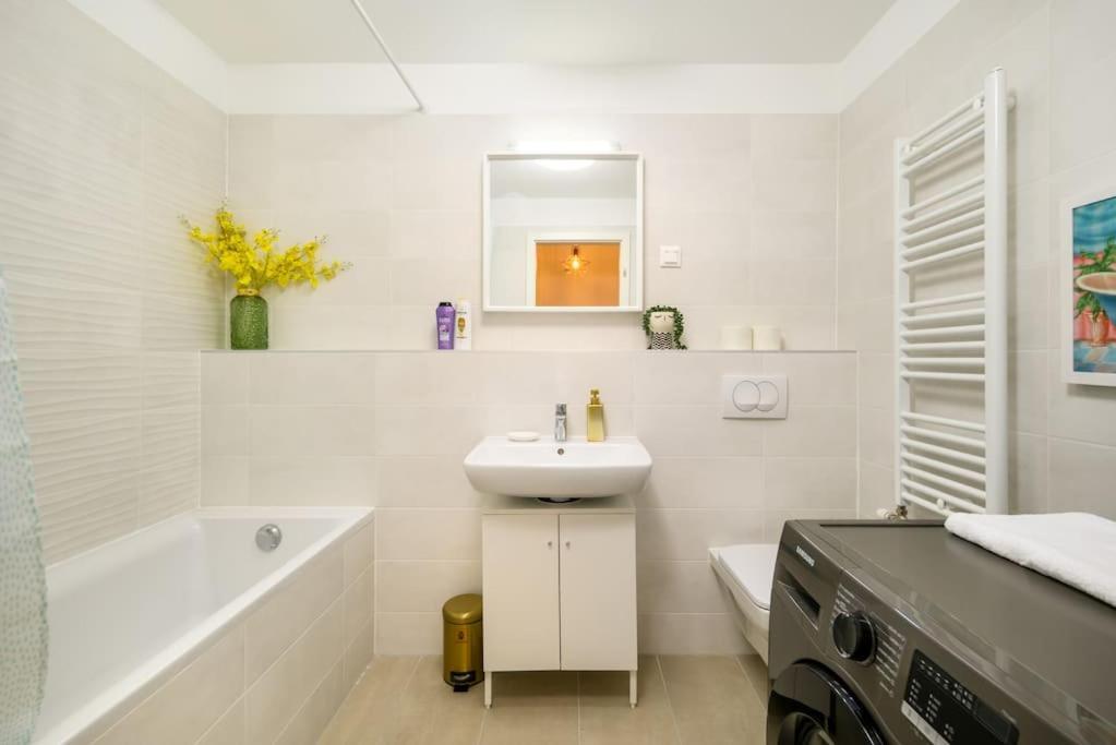 Apartament B104 - Liberty Bridge Lovely With Free Parking